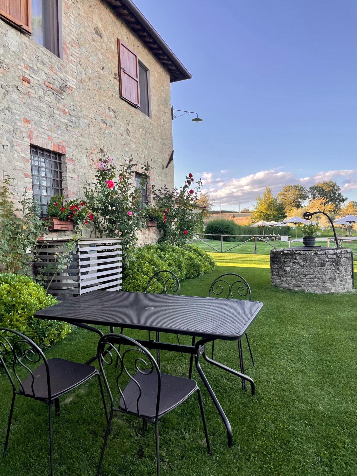 Vila Casanova Di Campriano Lupompesi Exteriér fotografie
